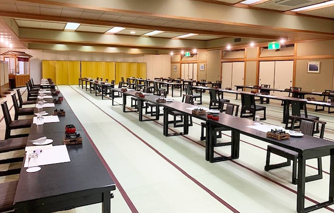人数に応じて分割ができる大宴会場