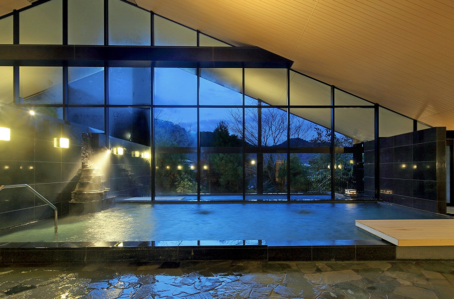 自家源泉の大浴場