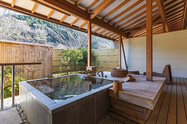 自家源泉の露天風呂