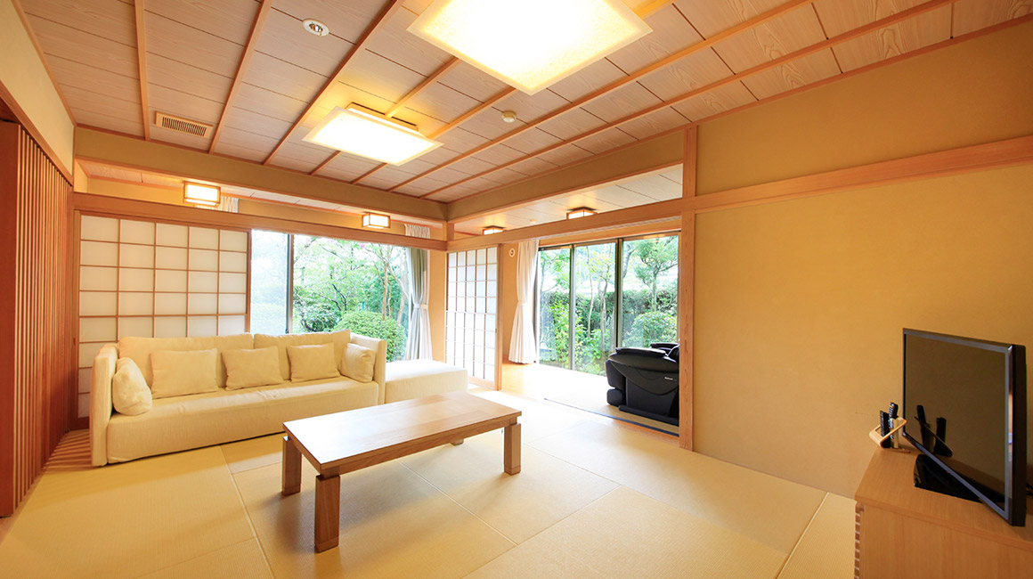 庭園付露天風呂客室 特別室のリビングダイニング