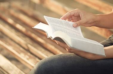 のんびり過ごすイメージ