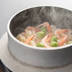 釜で炊いたご飯